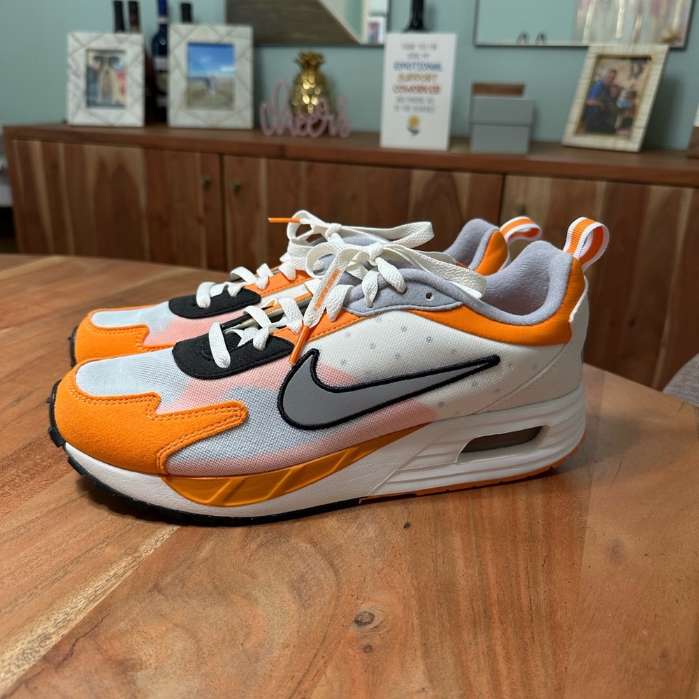 Tennessee Nike Air Max Solo